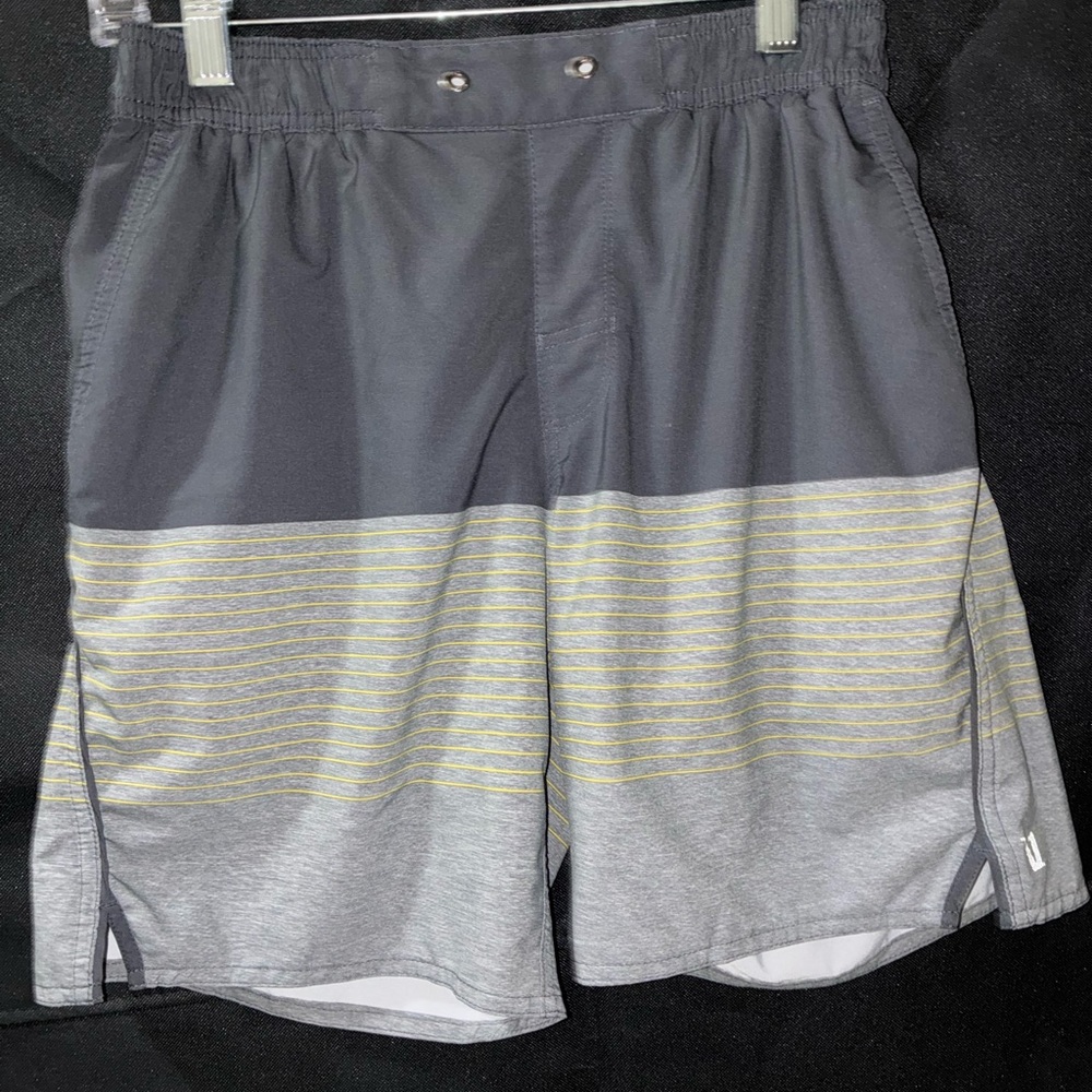 Vuori Men's Dark Gray & silver, LINED, Small